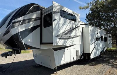 2023 Grand Design Solitude 2 Bed 2 Bath