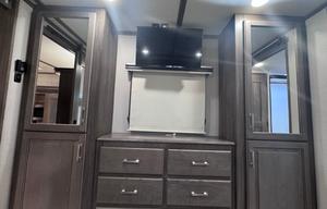 2021 Grand Design Solitude 382WB RV rental photo 21
