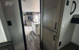 2024 Jay Flight 331BTS RV rental photo 4