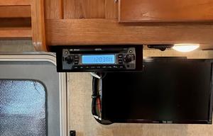 CHARLES - 2017 Winnebago Minnie Winnie 27Q