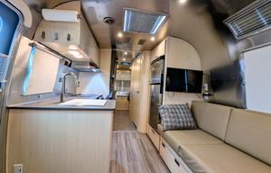 2022 Flying Cloud 25RB Twin RV rental photo 5