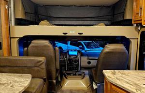 2019 Thor motor coach challenger 37tb