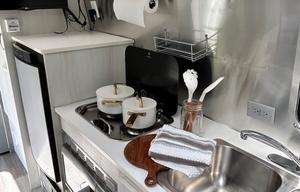 Magnolia 4-AIRSTREAM Bambi Sport 22 *FULLY Loaded*