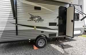 2021 Jay Flight 174BH – Bunkhouse Adventure Camper