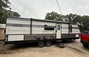 2022 Dutchmen RV Aspen Trail LE 29DB RV rental photo 4