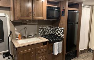 KeeJay's Wonderful Winnebago w/ dual slide-outs!