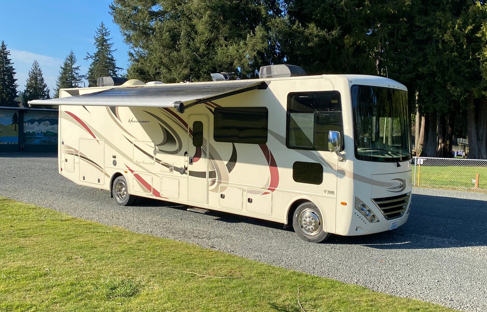 2017 Thor Motor Coach Hurricane 34J