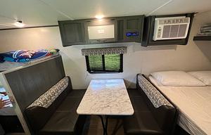 Beep-Beep- family friendly RV-Sleeps5,Bath,kitchen