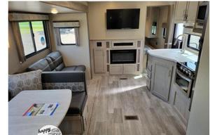 2022 Coachmen Sleeps 10!