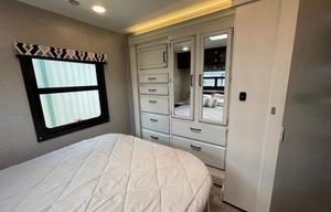 (Unit 1) 2022 Jayco with bunks!