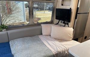 2021 Airstream Globetrotter 27FB - The LainnaBelle