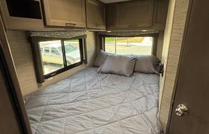 Beautiful 2024 Thor Four Winds 22e Motorhome