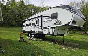 2020 Reflection 28BH RV rental photo 6
