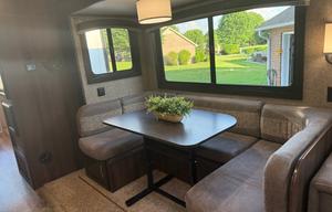 Smoky Mountain Family Bunkhouse-Sleeps 8-Delivery