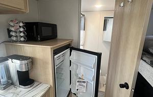 Lightweight trailer perfect for family getaway!