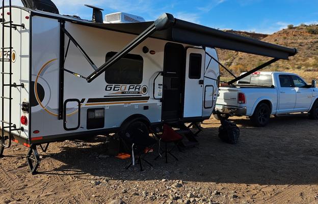 "The Ross"  cozy 2022 rockwood geo pro 19FD