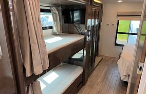 2023 Entegra Coach Accolade XL 37L