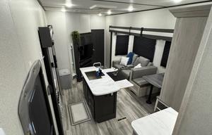 Pet-Friendly-Adventure Ready-22' Keystone Sprinter