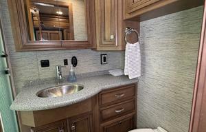 A-6 Newmar  33' , King Bed, Easy-Drive — Sleeps 5
