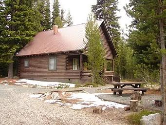 Anthony Lake Guard Station