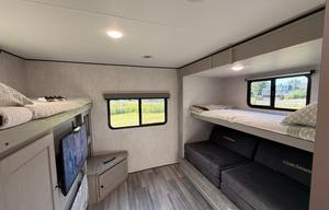 Family Adventure Camper – Apex 300BHS Bunkhouse RV