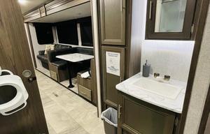 Kids Love The Hitch Hiker 2021 UltraLite-Sleeps 11