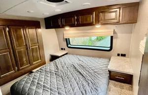 T4 2020 RockWood Ultralite 2910SB** Sleeps 10!!