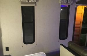 NICE SMALL TRAILER FOR COUPLE OR FAMILY OF 4 PEOPLE. GOOD FOR CAMPING OR ROMANTIC GATEWAY, BUSINESS TRIP.