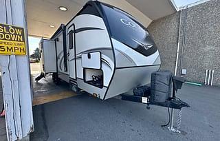 2021 Cougar 31 foot Half Ton friendly rear bunks