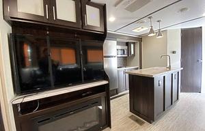 Escape –Spacious and Pet-Friendly Adventure Awaits