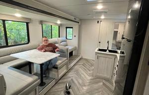 2023 EAST TO WEST Della Terra 255BHLE