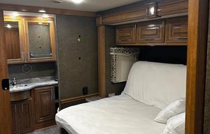 2019 Thor motor coach challenger 37tb