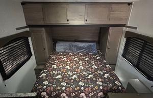 2024 Sunset Park RV Sun-Lite 18RD RV rental photo 1