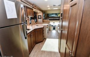 2021 Thor Omni 5 Star Luxury RV 4x4 Diesel
