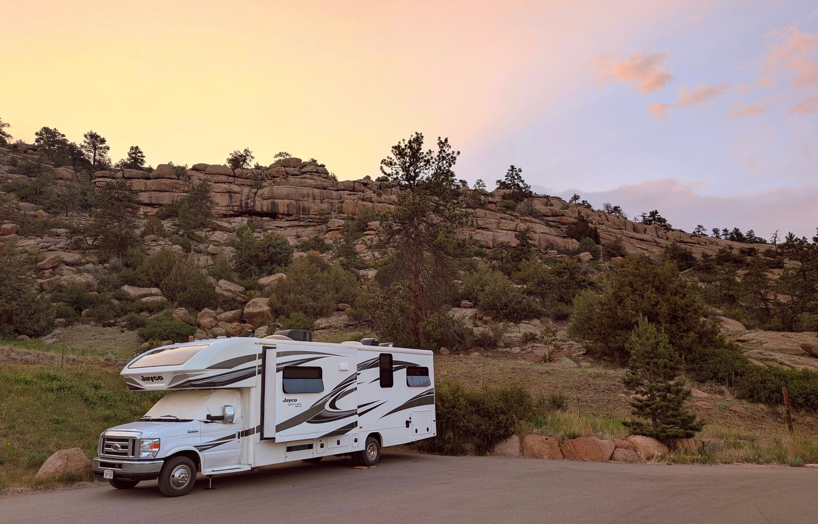 Family Getaway Ready – 2018 Jayco Greyhawk for 8