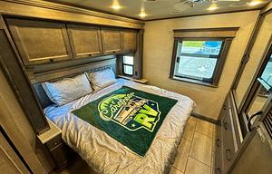Tiffin Allegro Bay Super C