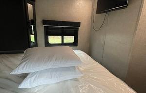 Large Bunkhouse w/King Bed & Outdoor Kitchen