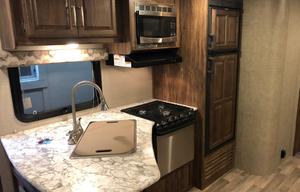 2018 Keystone Cougar 31SQB - Sleeps 11