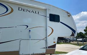 2007 Denali 28RLBS-M5 RV rental photo 14