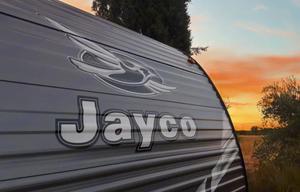 Brand New-2027 Jayco Jay Flight - Couples Trailer