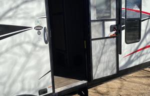 2017 Pacific Coachworks Powerlite XL 27FBXL