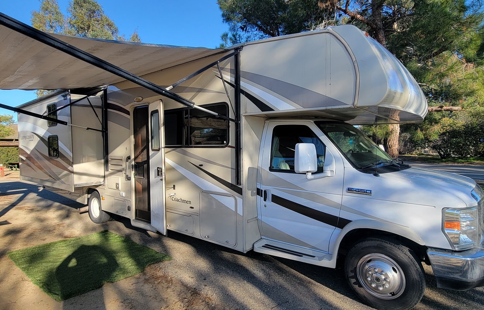 ***THE MOOSE*** '17 Coachmen SLEEPS 10!!!