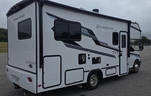 2027 Forest River RV Sunseeker LE 2350LE Chevy RV rental photo 3