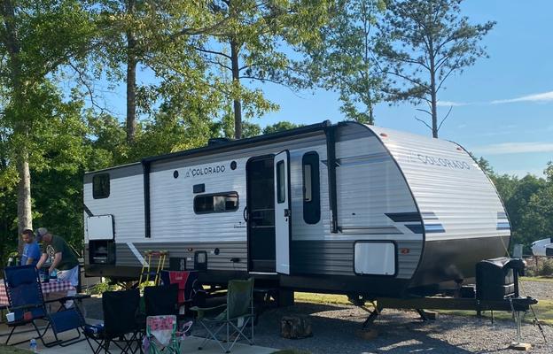 Camper For Rent – Sleeps 7 Comfortably!