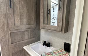 Spacious GLAMPING in “Big Gem”