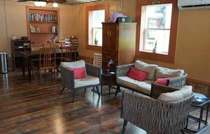 Very nice 2017 Palomino SolAire, sleeps 4 adults +
