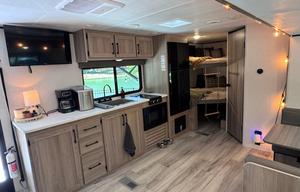 Stress-Free 2025 Camper - FREE Delivery and Setup
