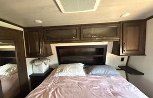 The Triton Luxe Lounge-2022 toy hauler
