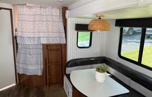 2016 Gulf Stream RV Conquest 277DDS RV rental photo 13