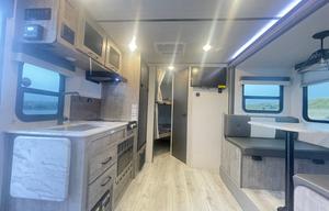 Legend Brownie * Slide-out * Sleeps8 * Ultra light